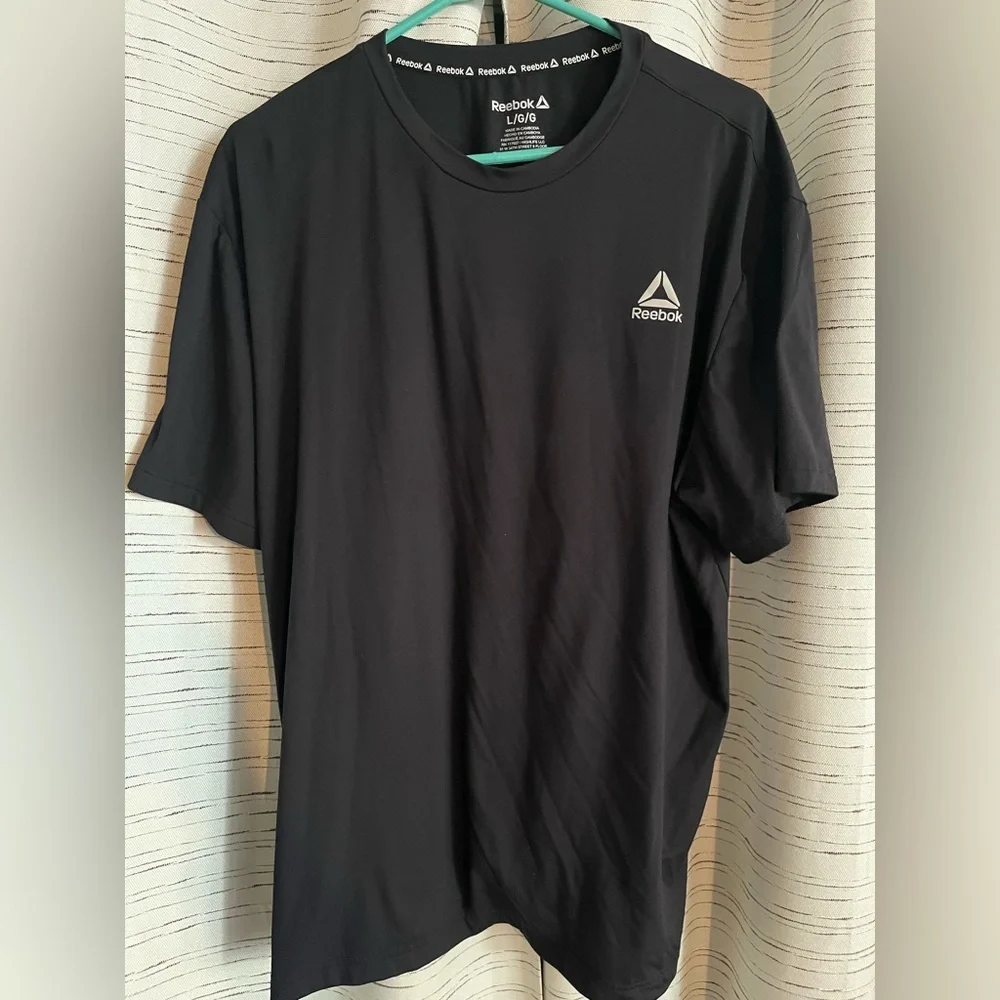 Men's Reebok Core tshirt. Size L - Picture 1 of 6